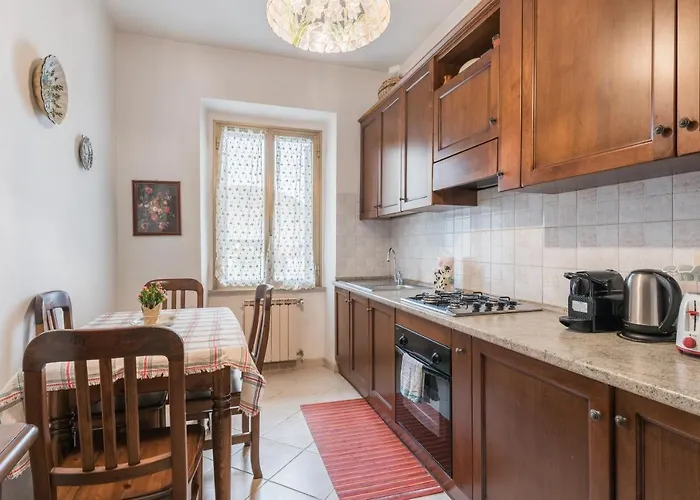 Warm In Ancient Building In Vatican-p S Pietro Appartement Rome