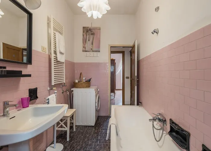 Warm In Ancient Building In Vatican-p S Pietro Appartement *