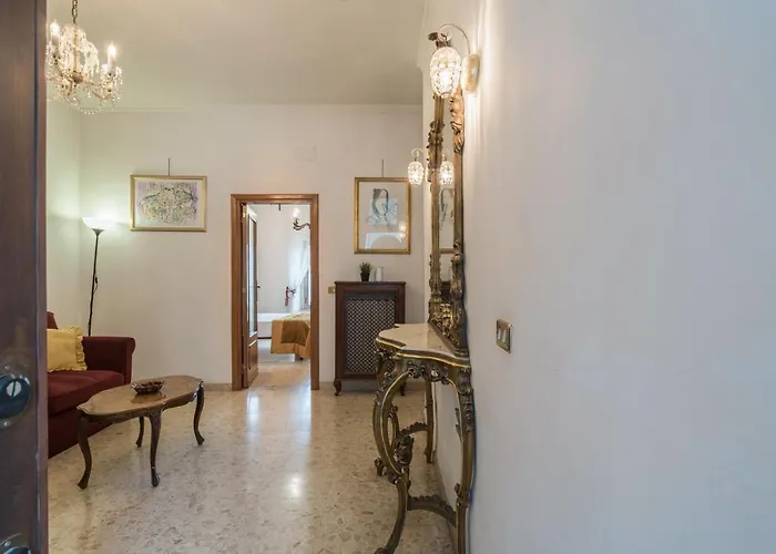Warm In Ancient Building In Vatican-p S Pietro Appartement Rome